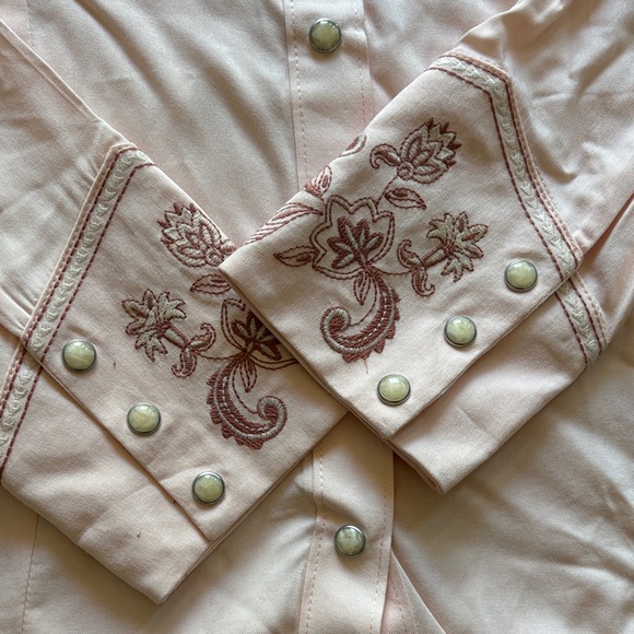 Wrangler Retro Pink Embroidered Western Button-Up Shirt - Picture 2 of 5